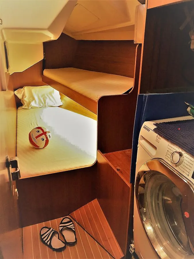 Отель Rama III Sail Boat Comet 420 Кальяри Ботель