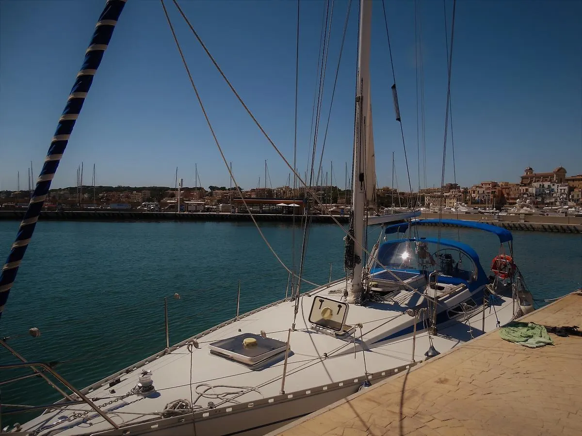 Отель Rama III Sail Boat Comet 420 Кальяри